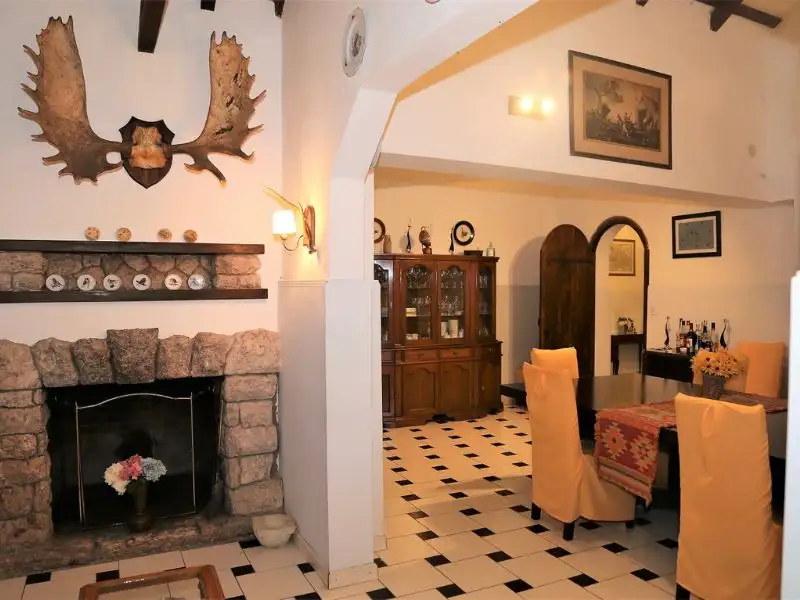 Santa Adela lodge bar